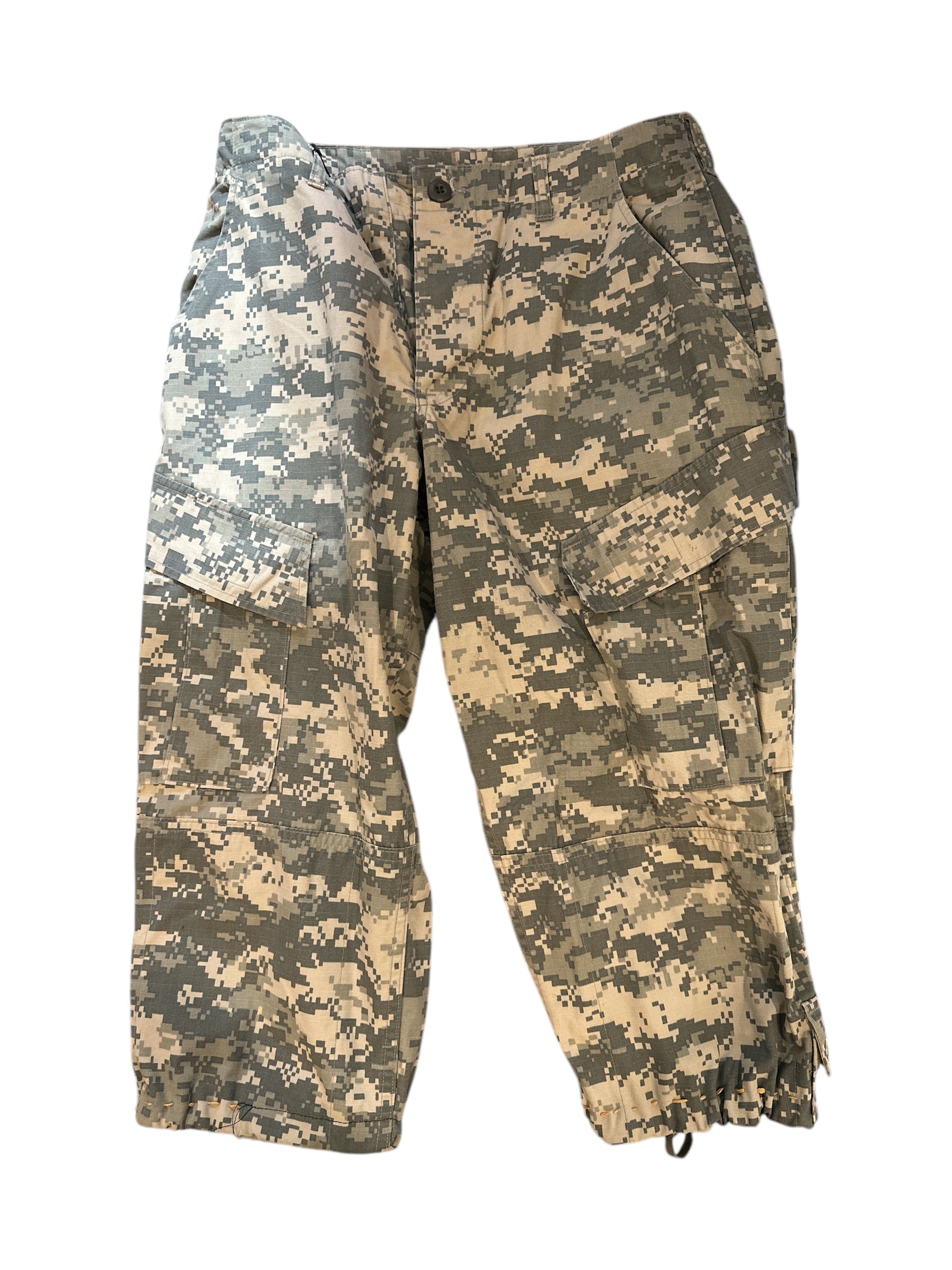 Disorderly Conduct gray camo capri pants