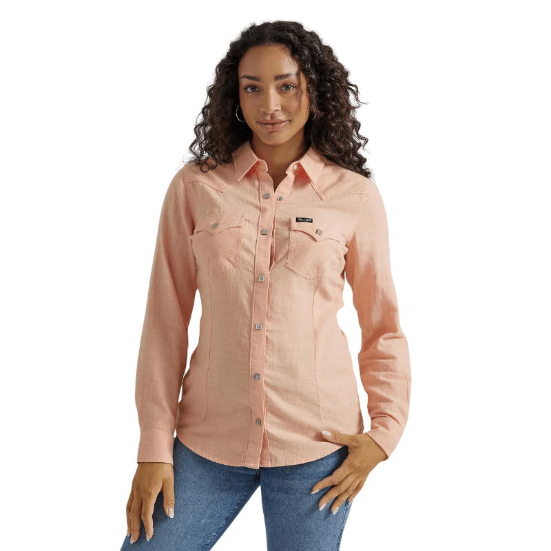 Wrangler Women's Peach Retro Long Sleeve Western Snap Shirt 112347182